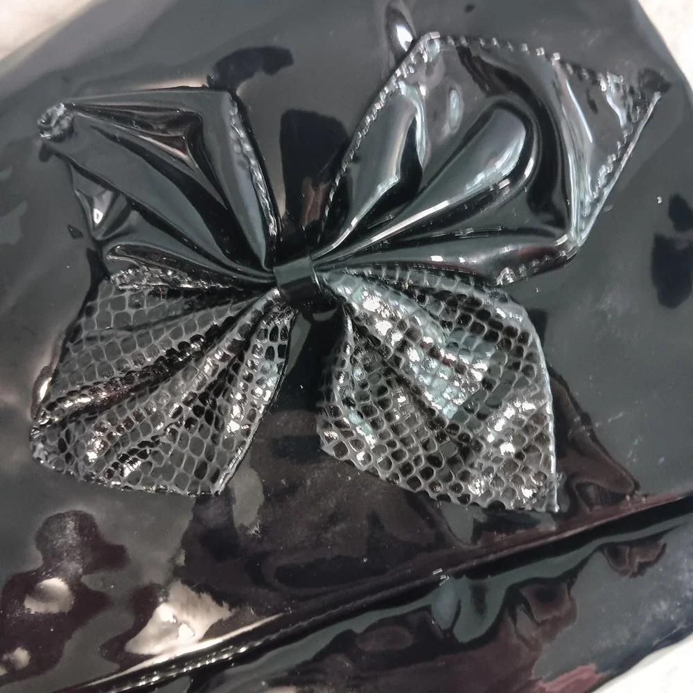 Noble Handbags Inc. VTG Genuine Patent Leather Glam Rock Big Bow Cross Body Bag